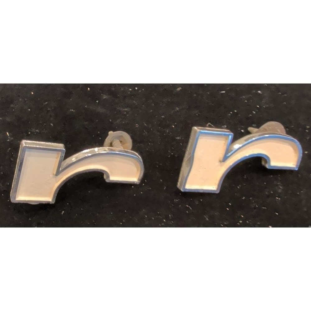1967–1969 Camaro "R"‎ Fender Emblems – GM 3899876 – Original Pair